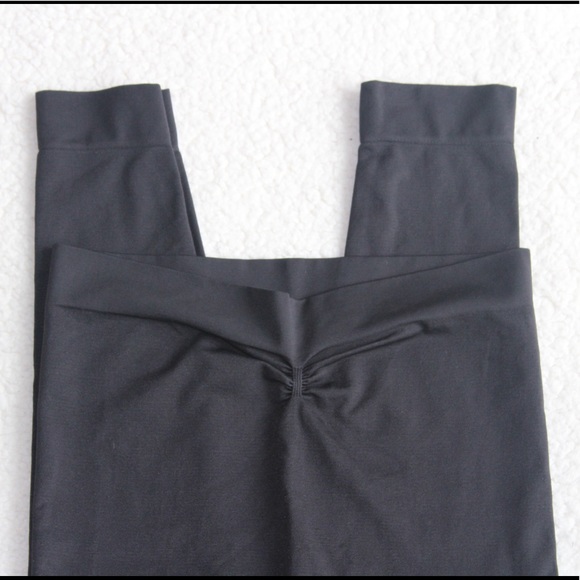 Ingrid & Isabel Seamless Maternity Leggings 6-8 - Picture 5 of 13